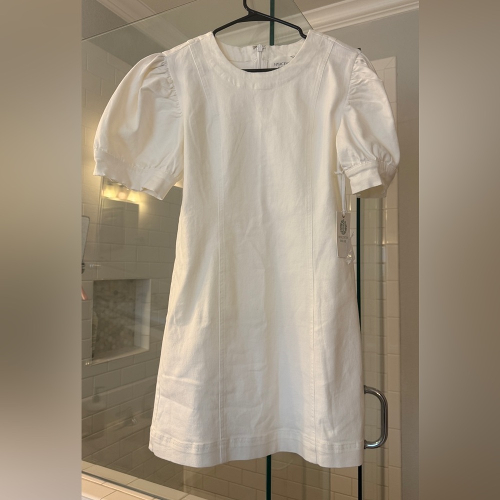 Elegant White Midi Dress